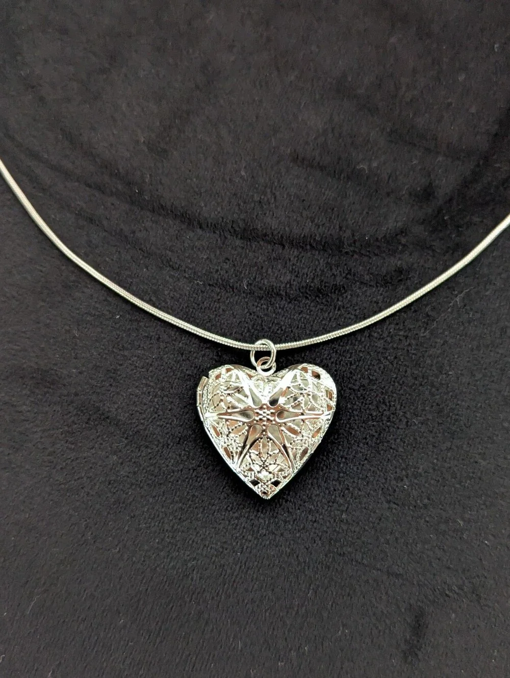 925 Silver Heart Locket Pendant Necklace Intricate Jewelry